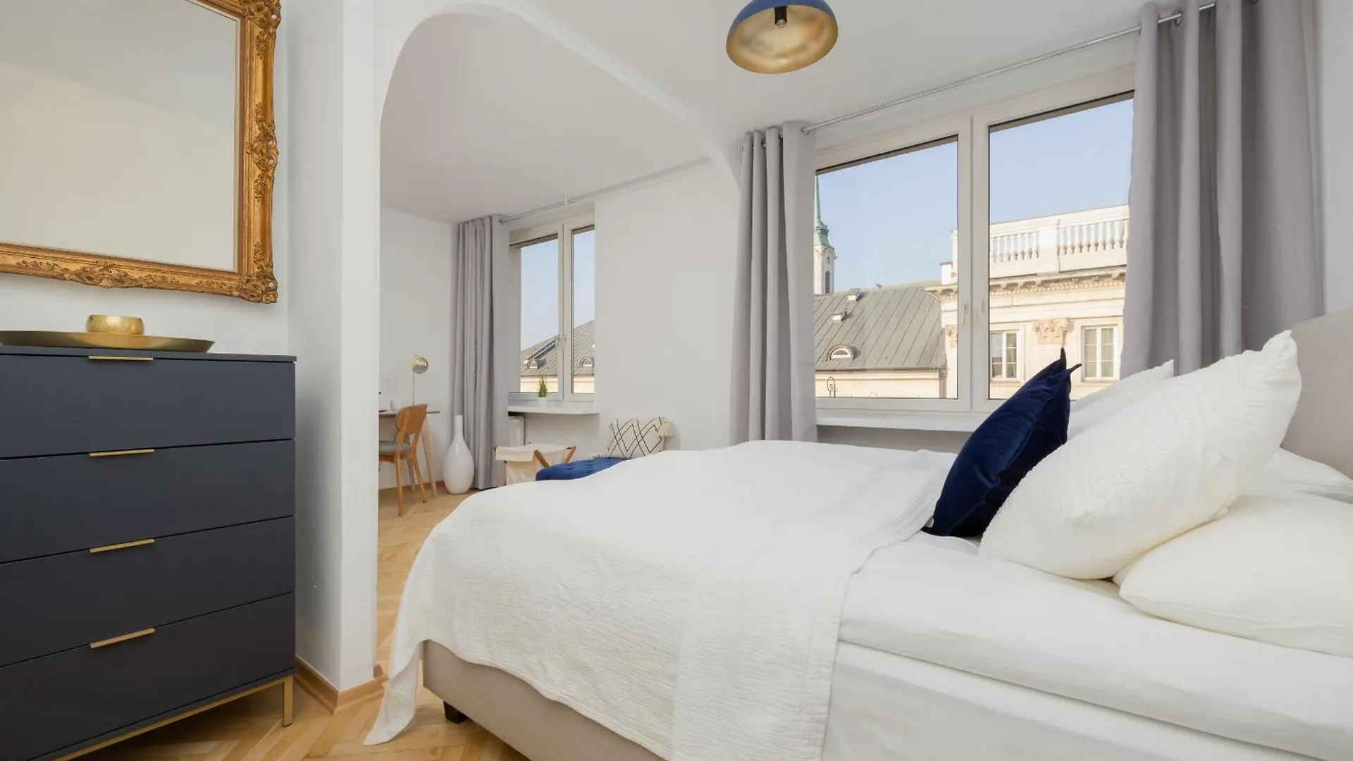 Miodowa Modern Apartment In The Old Town Of Warsaw By Noclegi Renters